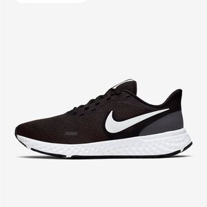 Women’s Nike revolution running shoe size 7.5